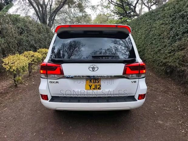 Toyota Land Cruiser 4.5 V8 GXR 2017 White