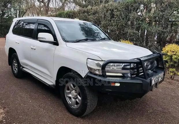 Toyota Land Cruiser 4.5 V8 GXR 2017 White