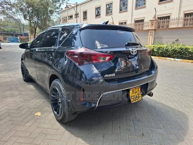 Toyota Auris 2013 Black