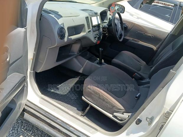 Nissan Advan 2011 White
