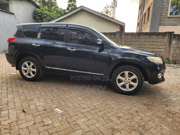 Toyota Vanguard 2010 Black
