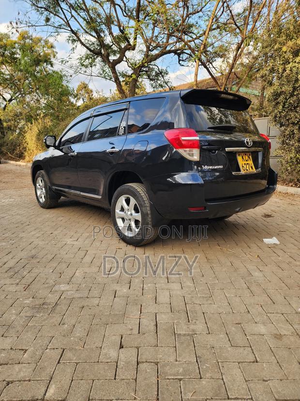 Toyota Vanguard 2010 Black