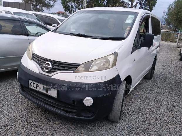Nissan NV200 2011 White