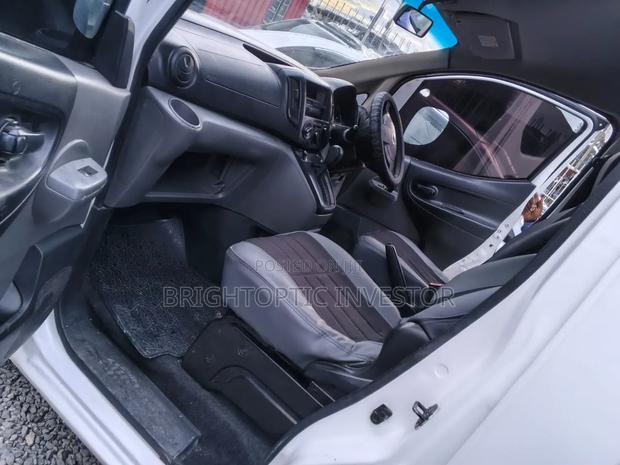 Nissan NV200 2011 White