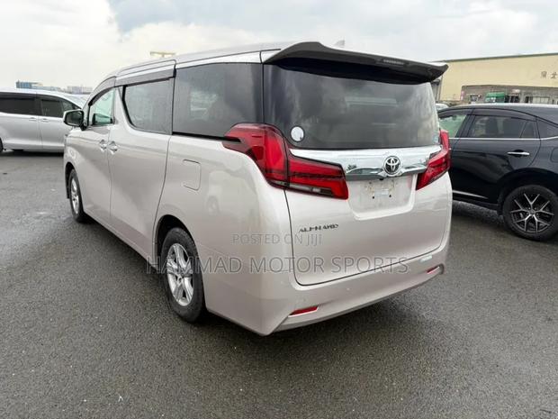 Toyota Alphard 2.5 Petrol FWD 2019 Silver