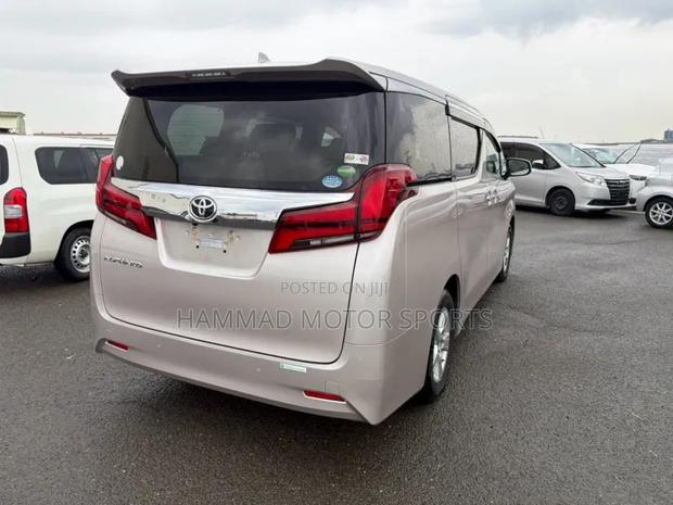 Toyota Alphard 2.5 Petrol FWD 2019 Silver