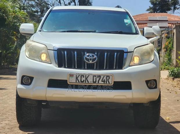 Toyota Land Cruiser Prado 2009 White