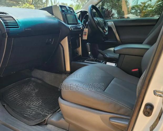 Toyota Land Cruiser Prado 2009 White