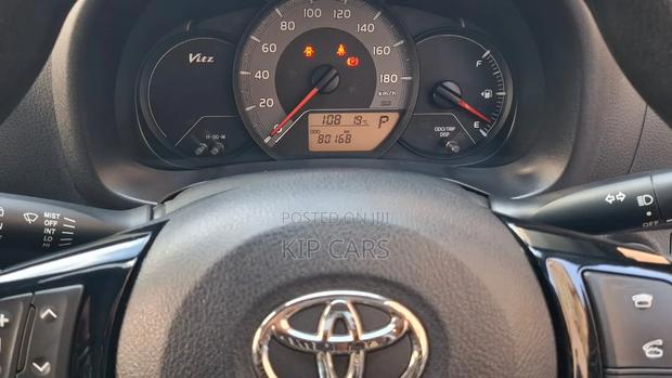 Toyota Vitz 1.0 FWD 5dr 2019 Gray