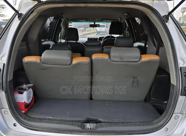 Toyota Wish 2012 Silver