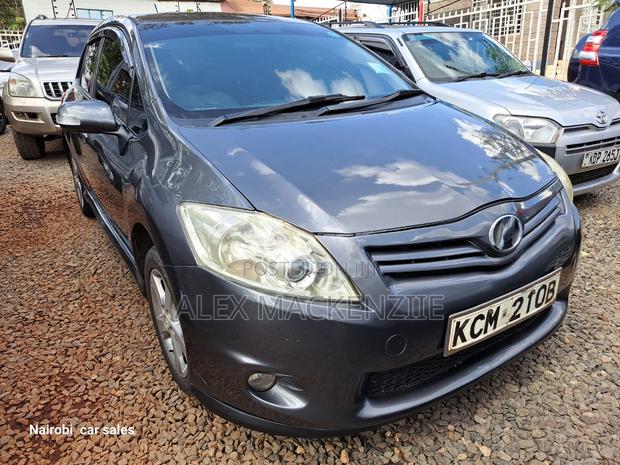 Toyota Auris 2010 Gray