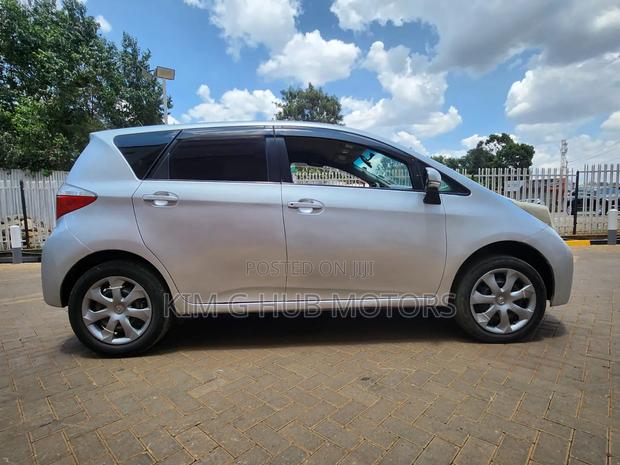 Toyota Ractis 1.5 FWD 2011 Silver