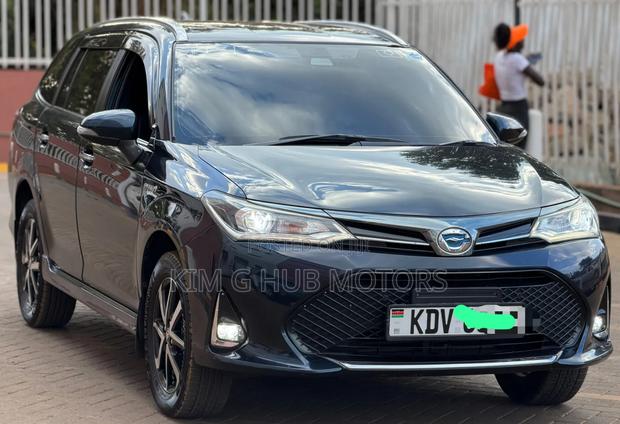 Toyota Corolla Fielder 1.5 Hybrid FWD 2019 Black