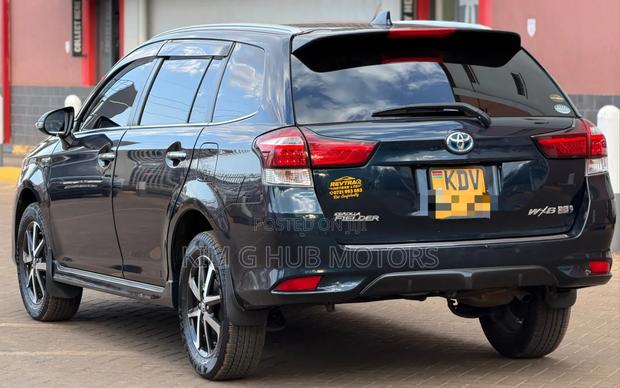 Toyota Corolla Fielder 1.5 Hybrid FWD 2019 Black