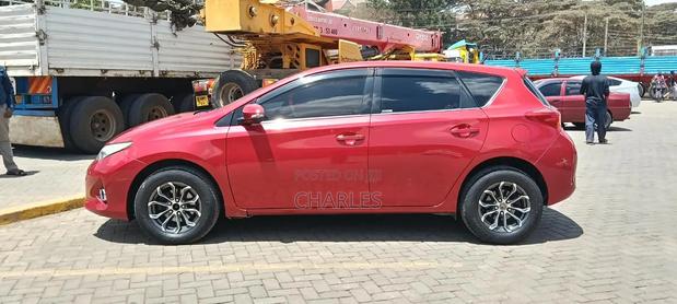 Toyota Auris 2013 Red