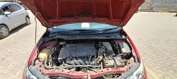 Toyota Auris 2013 Red