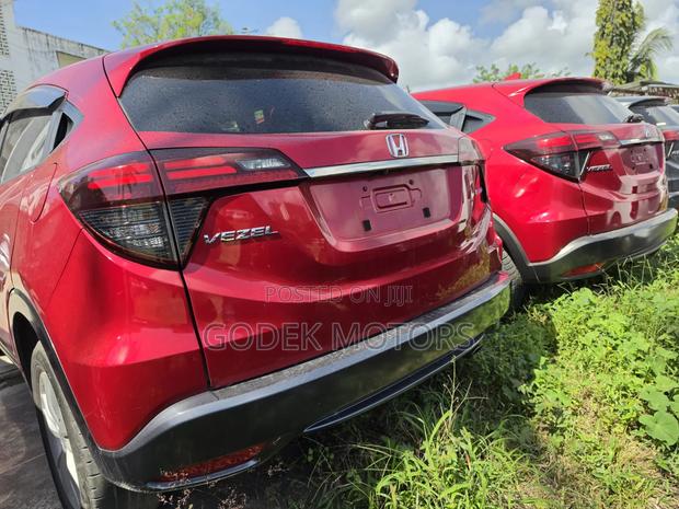 Honda Vezel 2019 Red