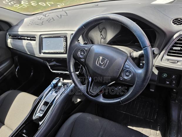 Honda Vezel 2019 Red