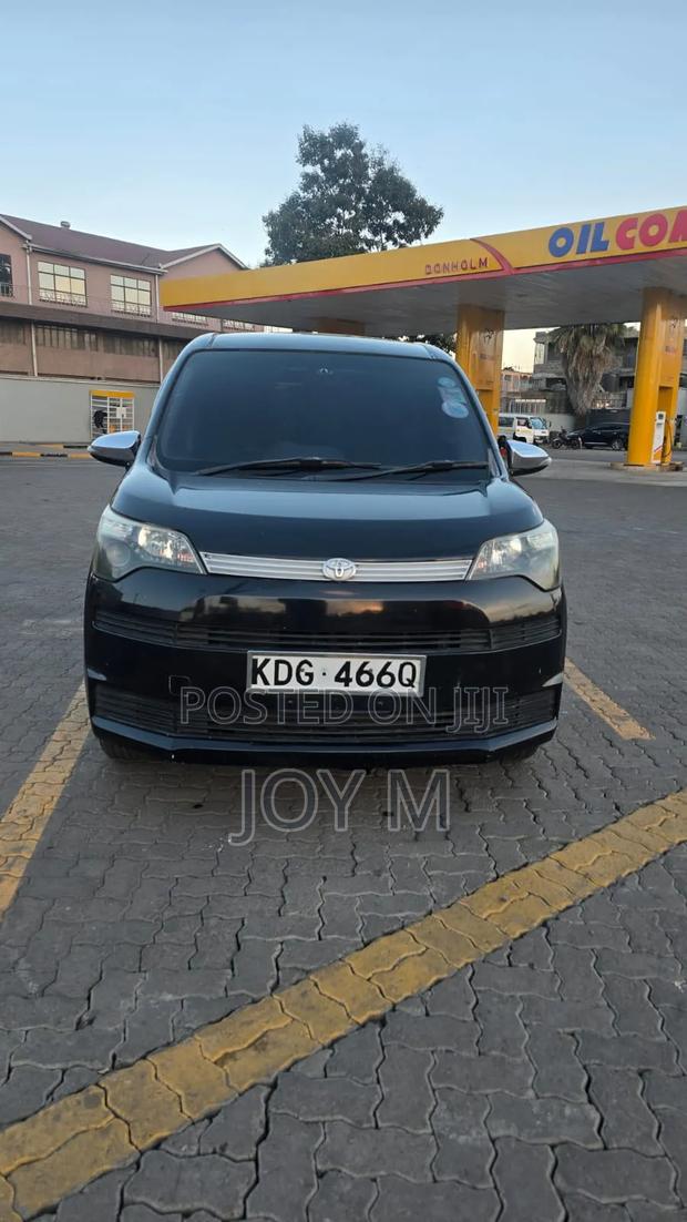 Toyota Spade 2015 Black