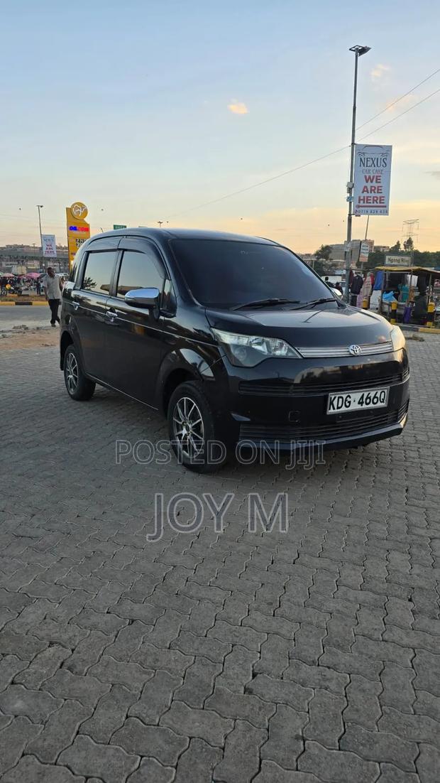 Toyota Spade 2015 Black