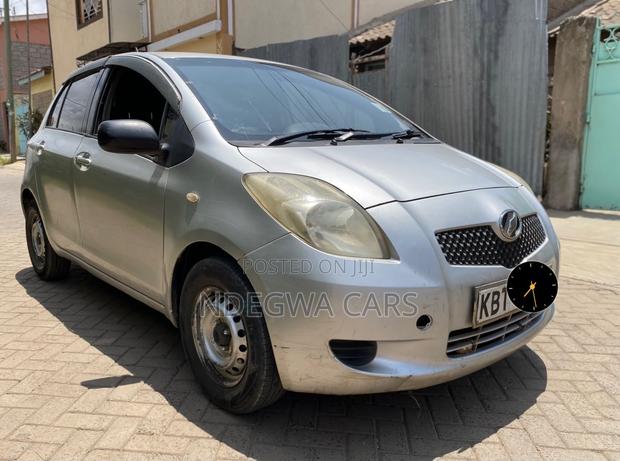 Toyota Vitz 2007 Silver