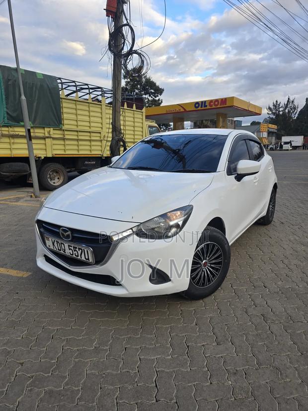 Mazda Demio 2017 White