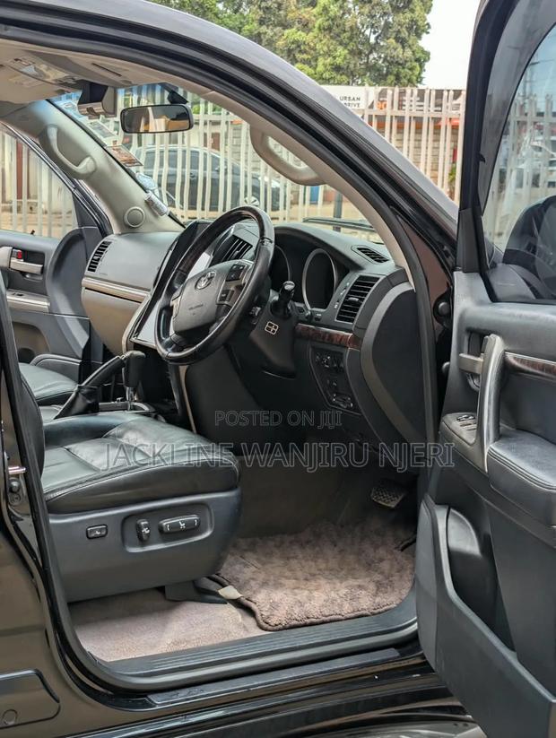 Toyota Land Cruiser 4.5 V8 DLX 2015 Black