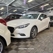 Mazda Axela 2017 White for sale
