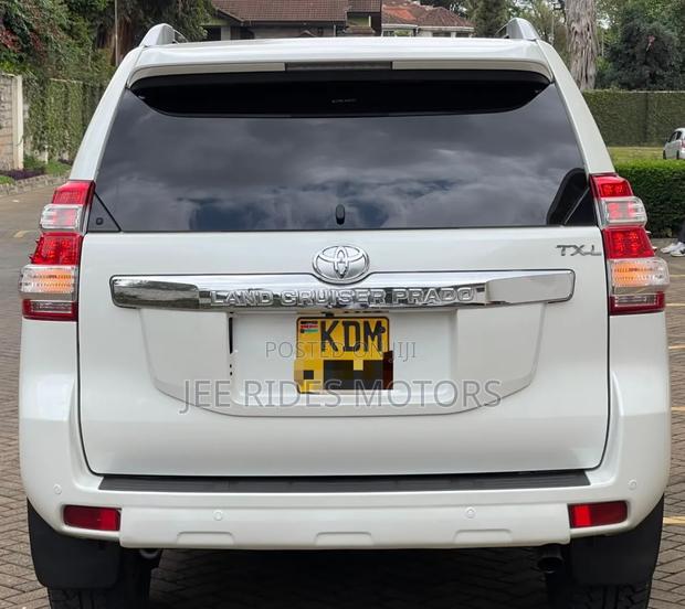 Toyota Land Cruiser Prado 2016 Ivory