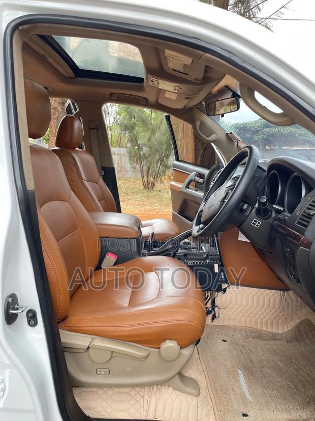 Toyota Land Cruiser 4.6 V8 ZX 2010 White
