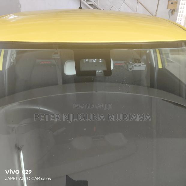 Suzuki Swift 2019 Yellow