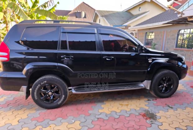 Toyota Land Cruiser Prado 2005 Black