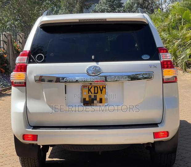 Toyota Land Cruiser Prado 2016 Off white