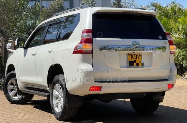 Toyota Land Cruiser Prado 2016 Off white