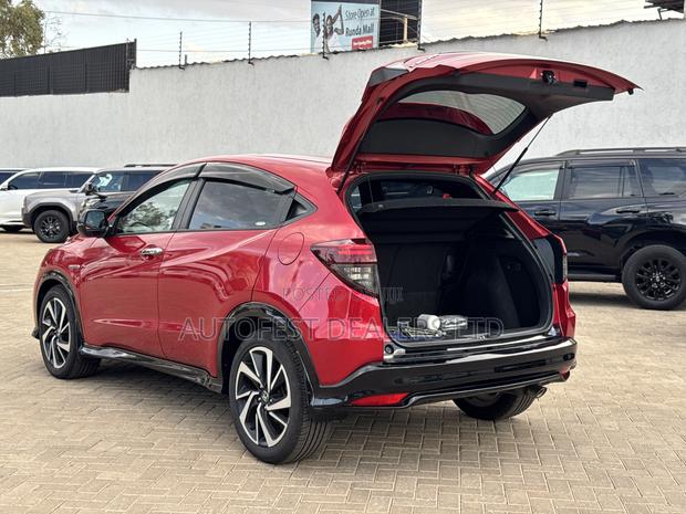 Honda Vezel 1.5 Hybrid 2WD 2019 Red