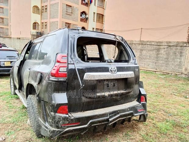 Toyota Land Cruiser Prado 2015 Black