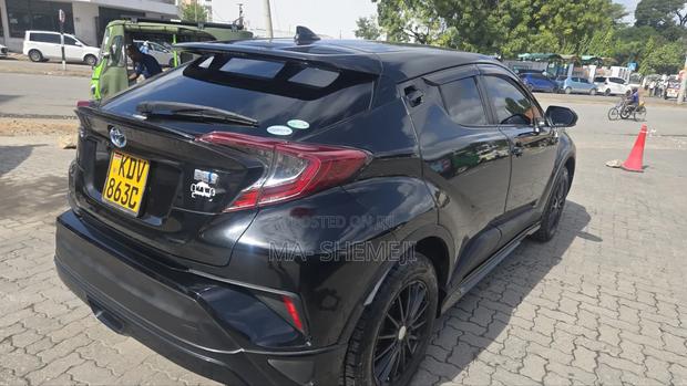 Toyota C-HR XLE FWD Sport Utility (2.0L 4cyl 2AM) 2018 Black