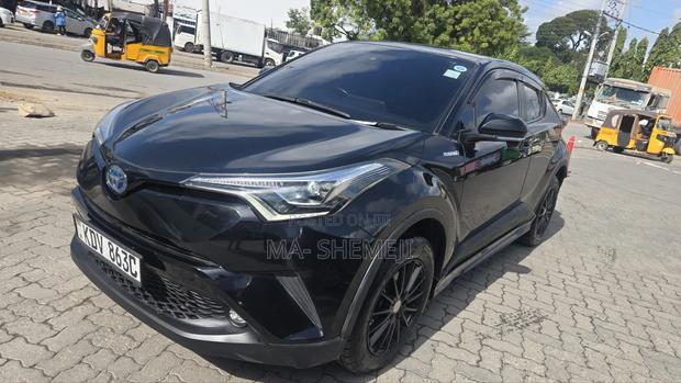 Toyota C-HR XLE FWD Sport Utility (2.0L 4cyl 2AM) 2018 Black