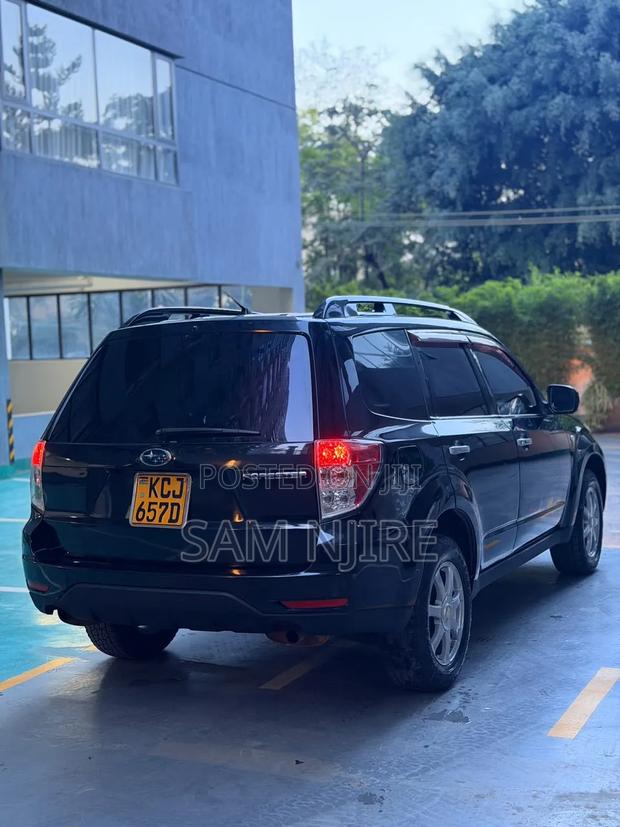 Subaru Forester 2010 Gray