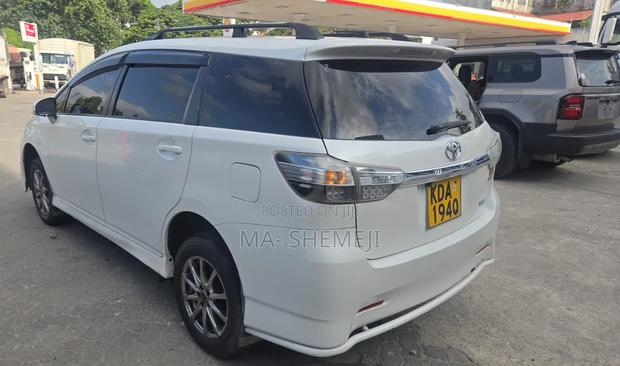 Toyota Wish 2013 Pearl