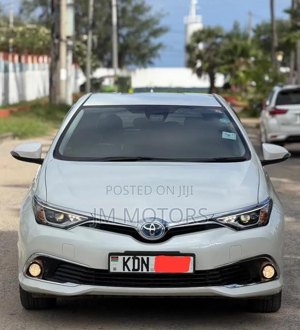Toyota Auris 2016 Pearl