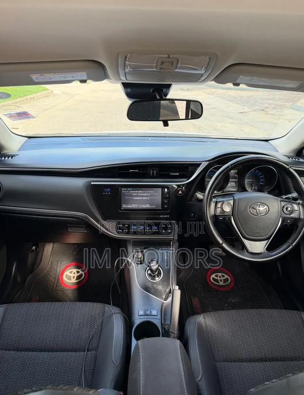 Toyota Auris 2016 Pearl