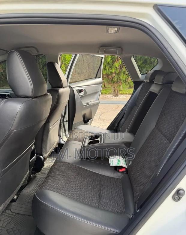 Toyota Auris 2016 Pearl