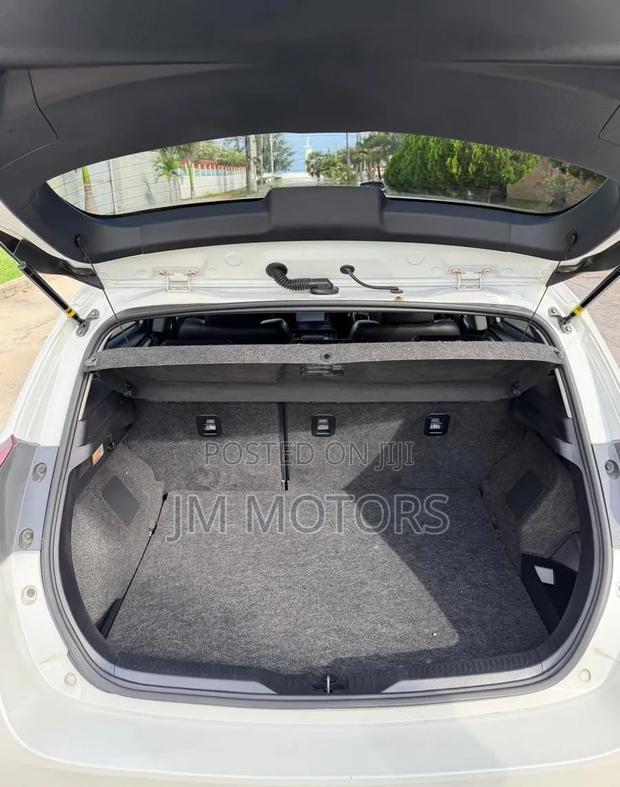 Toyota Auris 2016 Pearl