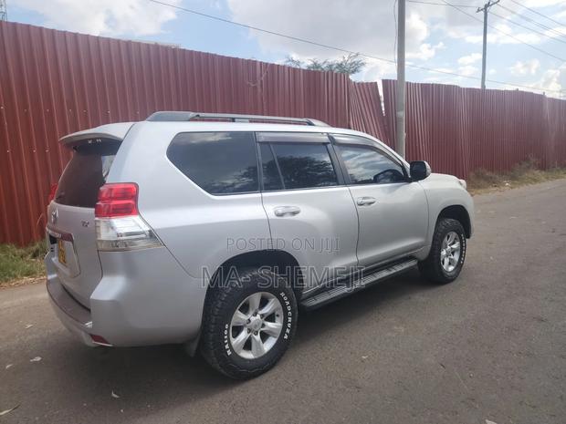 Toyota Land Cruiser Prado 2.7 i 2010 Silver