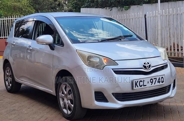 Toyota Ractis 2011 Silver