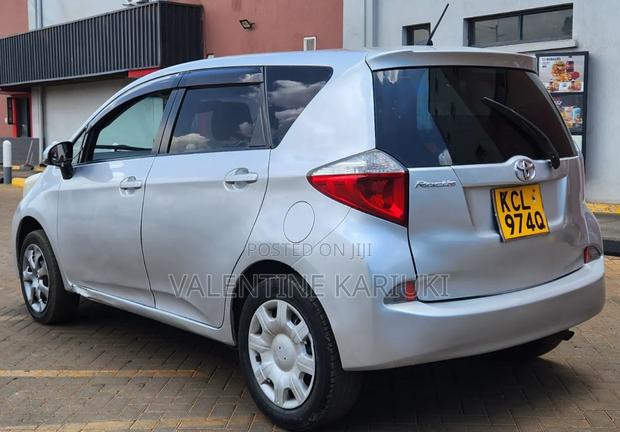 Toyota Ractis 2011 Silver