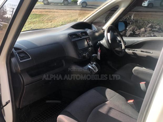 Nissan Serena 2012 White