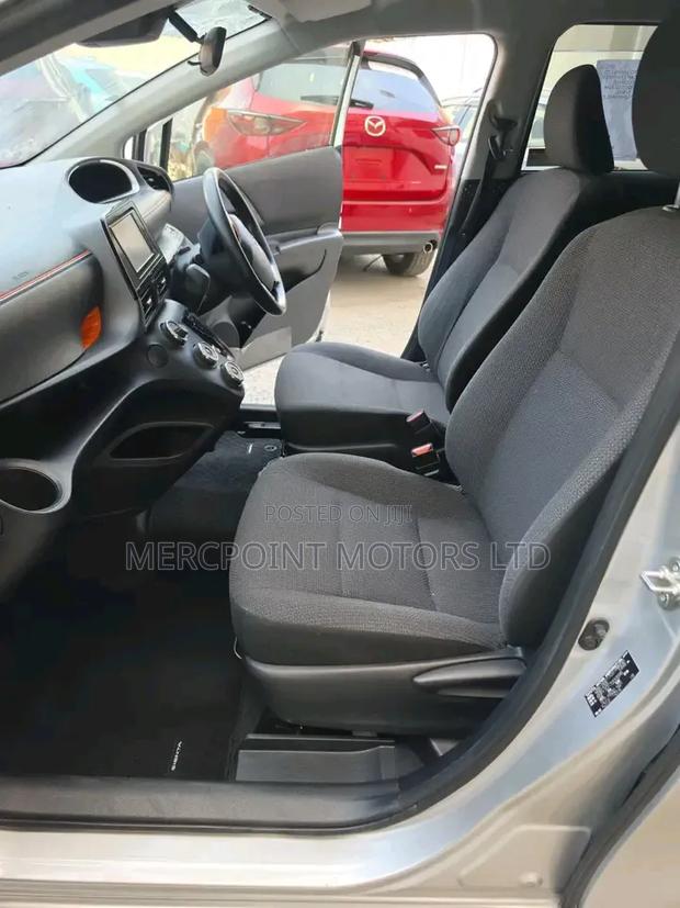 Toyota Sienta 2020 Silver