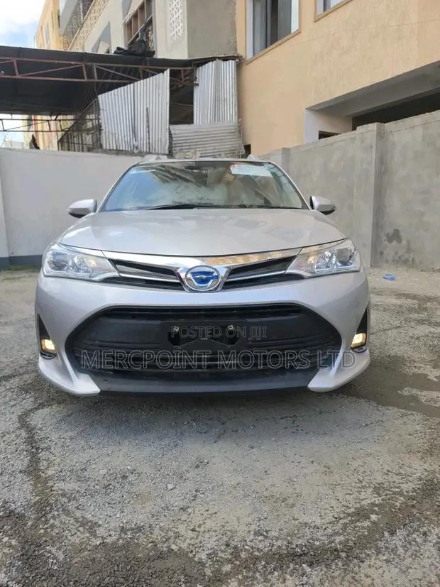 Toyota Corolla Fielder 1.5 Hybrid FWD 2020 Silver
